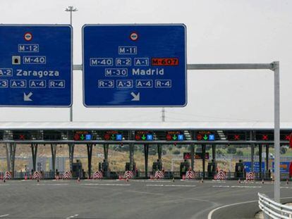 Uno de los accesos a la M-12 de Madrid.