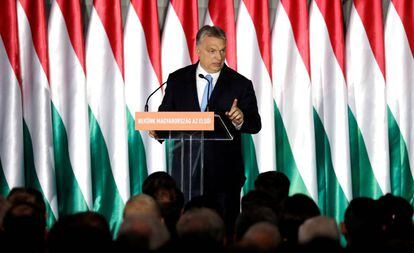El primer ministro Viktor Orbán durante la presentación de su programa para las elecciones europeas el 5 de abril. 