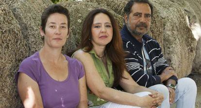 De izquierda a derecha, los médicos con contratos eventuales en el SAS Rocío Jiménez, Alicia Viglerio y José Miguel Braza.