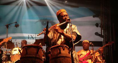 Teddy Osei, l&iacute;der de Osibisa act&uacute;a esta noche en Madrid. 