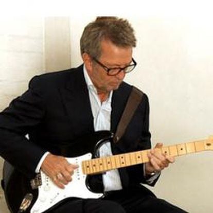 Eric Clapton, tocando una Fender Stratocaster