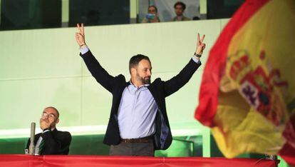 El líder de Vox, Santiago Abascal, tras conocer los resultados del partido.