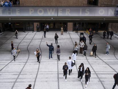 La Battersea Power Station en Londres abre sus puertas a visitantes y ciudadanos.