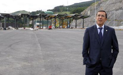 José Luis Bilbao, en una visita a las obras de la Supersur en junio de 2010.