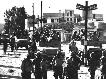 Tropas israelíes entran en la ciudad de Gaza, el 7 de junio de 1967.