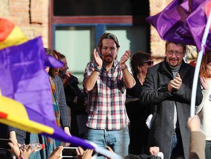 Pablo Iglesias, Xavier Domènech y Elisenda Alamany, número dos por Barcelona, en el mitin de Nou Barris.