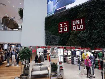 Interior de la tienda de Uniqlo Serrano.