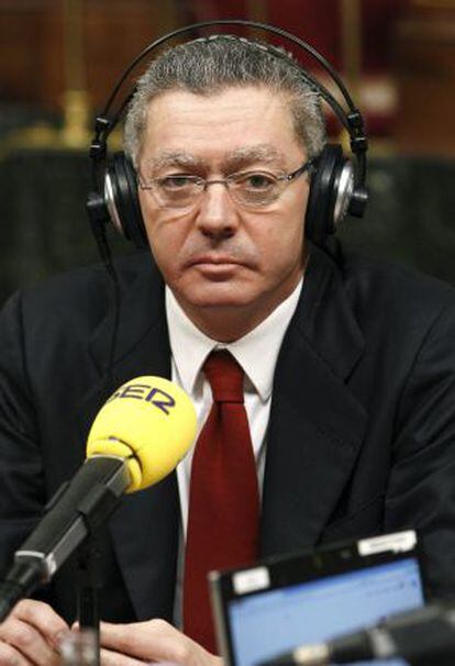 El ministro de Justicia, Alberto Ruiz-Gallardón en una entrevista de la SER.