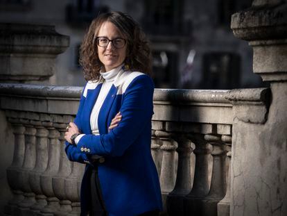 Tània Verge, Consellera del Departament d'Igualtat i Feminismes del Govern, fotografiada en la terraza del edificio de El País en Barcelona.