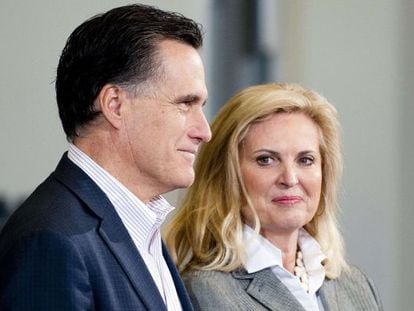 Ann Romney, junto a su marido, en un mitin en Ohio.