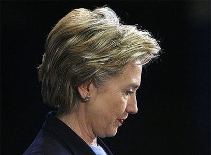 Hillary Clinton, durante una conferencia de prensa celebrada ayer en la Universidad de Pittsburgh (Pensilvania).