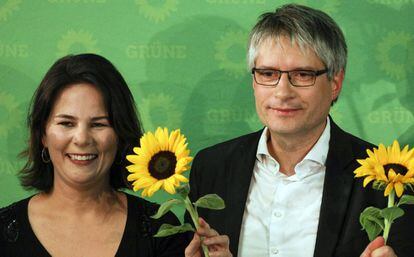 La presidenta de Los Verdes alemanes, Annalena Baerbock, y el candidato al parlamento europeo del mismo partido, Sven Giegold.