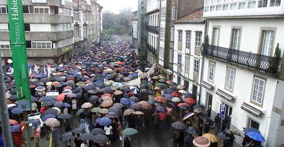 Manifestación en Santiago de Compostela el 1 de diciembre de 2002 para gritar "nunca máis" a desastres como el del 'Prestige'.