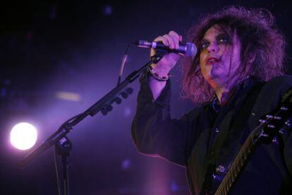 Robert Smith en un concierto de The Cure en el Palacio de los Deportes de Madrid.