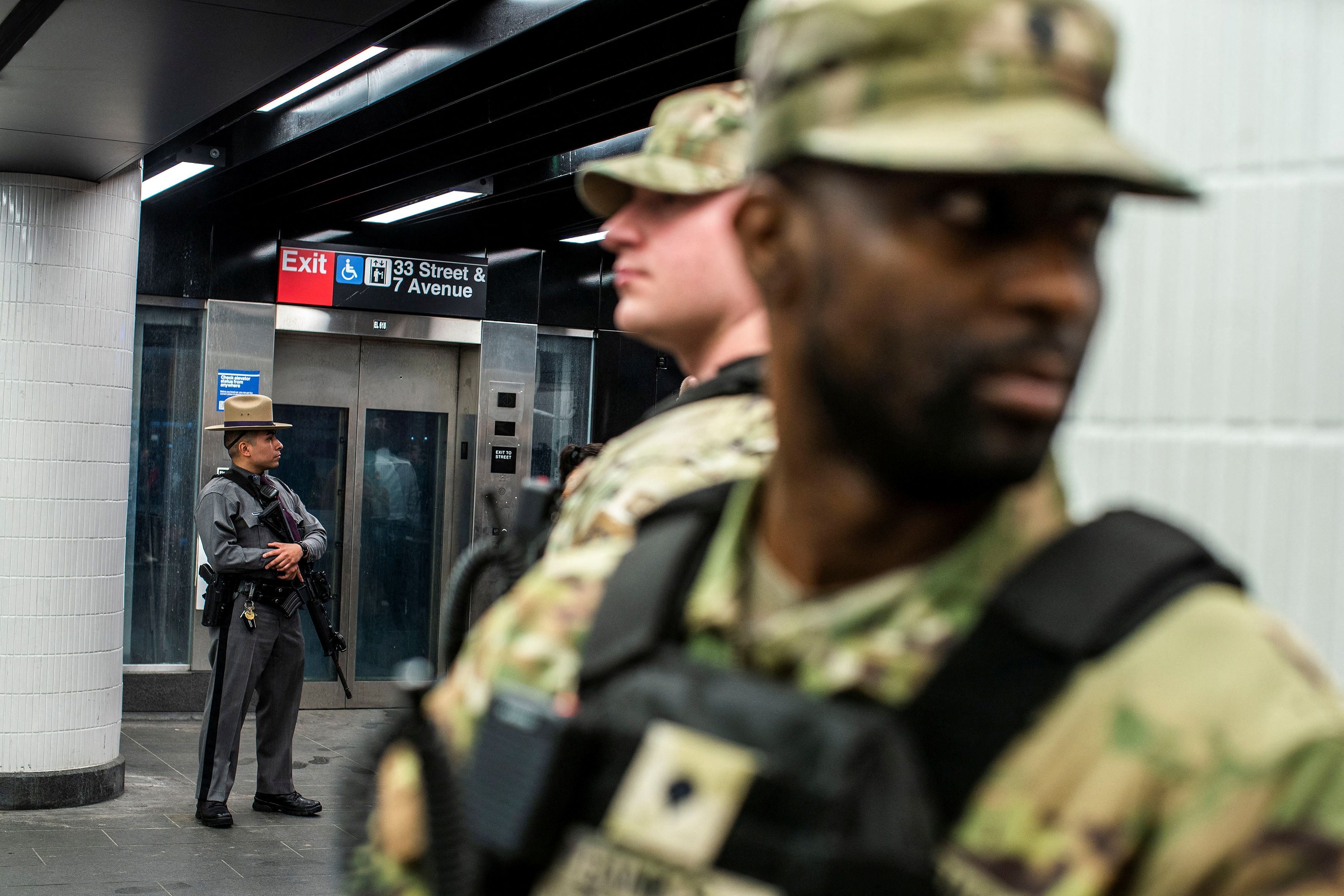 Nueva York intenta frenar la violencia en el metro con la militarización de la red