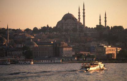 A pesar de que se ha visto afectada por el terrorismo, Turqu&iacute;a y en concreto Estambul siguen siendo muy apreciadas por los turistas. La mayor ciudad del pa&iacute;s obtiene el segundo puesto en los galardones de TripAdvisor.