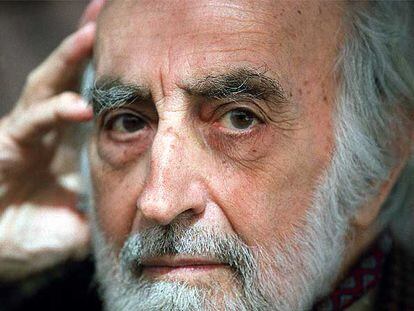 El poeta y escritor Josep Palau i Fabre en una fotografía de abril de 2003.