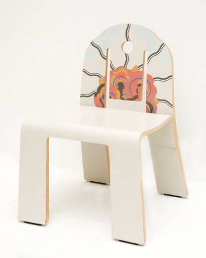 Venturi también diseñó mobiliario, como esta silla art déco que produjo Knoll International.