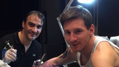 El artista, Roberto López y el astro, Lionel Messi.
