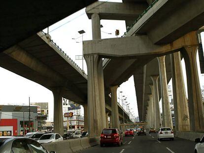 Tramo del Viaducto Bicentenario en el Estado de México, operado por OHL.