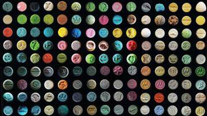 Pastillas de MDMA con diferentes logos.