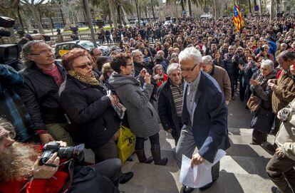 El juez Santiago vidal, ayer en la concentraci&oacute;n en apoyo suyo ante la Audiencia de Barcelona.