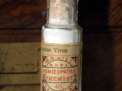 Vial de un producto homeopático del museo de la ciencia de Londres.