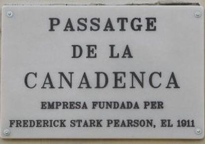 Placa del pasaje de La Canadenca, en el barrio del Poble Sec de Barcelona.