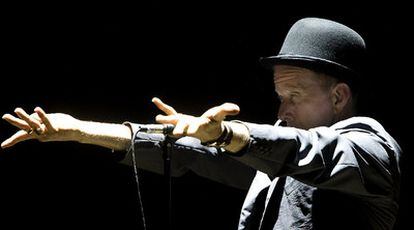 Actuación de Tom Waits en Barcelona durante el verano de 2008.