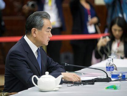 El responsable de Exteriores de China, Wang Li, en una reunión de ASEAN, en Laos, en febrero de 2020.