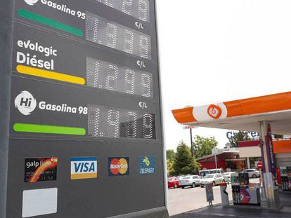 La gasolina baja por segunda semana pero aún es un 21% más cara que hace un año