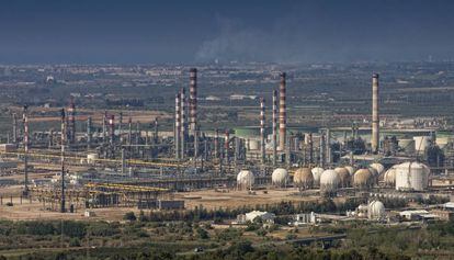 El pol&iacute;gono petroqu&iacute;mico de Tarragona.