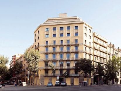 Apartamentos en la calle Aragón, 312 de Barcelona y, abajo, en la Gran Vía, 48 de Madrid.