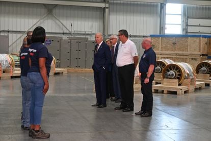 El presidente de Estados Unidos, Joe Biden, visita la planta de Ingeteam en Milwaukee.