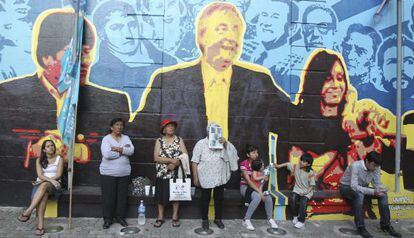 Un mural en Buenos Aires con N&eacute;stor Kirchner, Cristina Fern&aacute;ndez y Evo Morales.