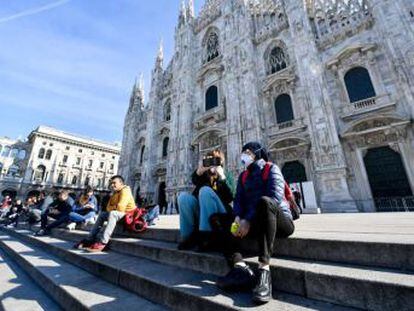 El país suma ya siete muertos y 276 contagios. Los ciudadanos de Milán agotan las existencias en supermercados