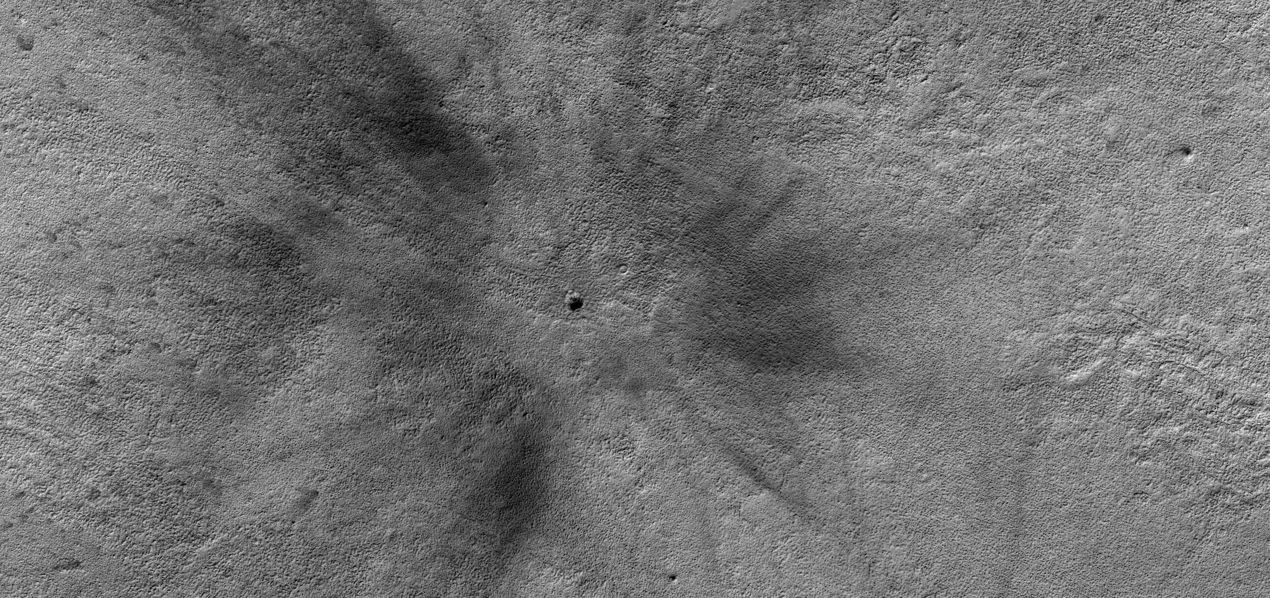 Vista general del cráter causado por el impacto detectado el día de Nochebuena.