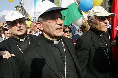 Varios obispos, durante la manifestación del pasado sábado en Madrid bajo el lema <i>La familia sí importa</i>.