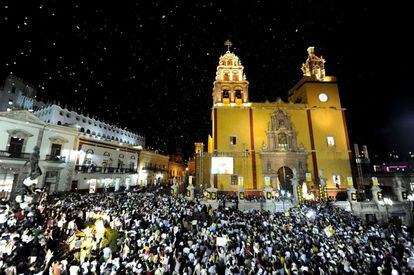Vista general de la basílica de Guanajuato, en la plaza de la Paz, donde esperan ver al papa Benedicto XVI.