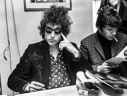 Bob Dylan durante una rueda de prensa el 28 de abril de 1966 en Suecia.  