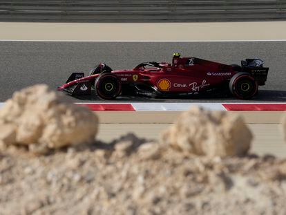 El Ferrari de Carlos Sainz durante el GP de Bahréin.