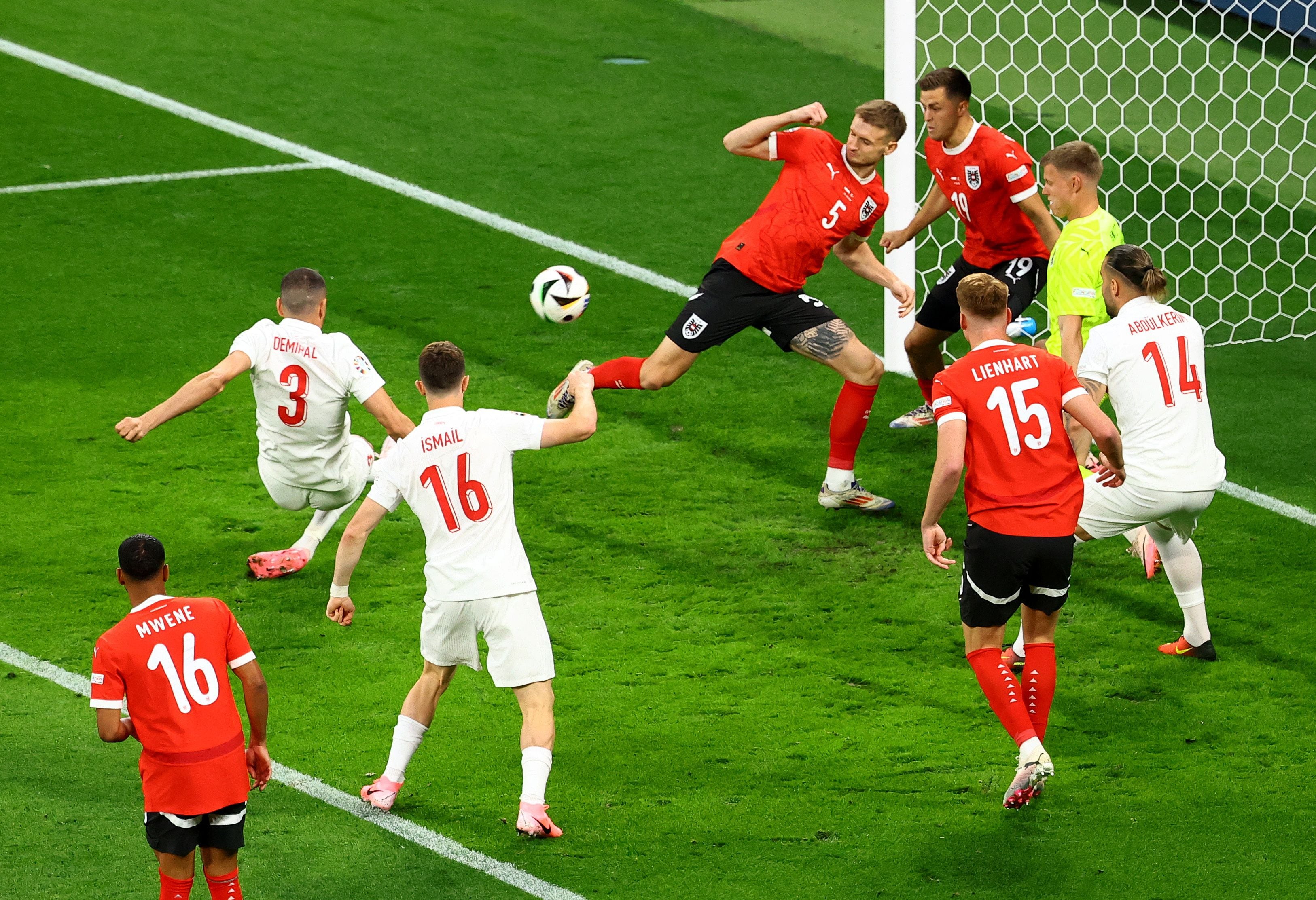 Austria – Turquía, en directo | La selección turca vence a la austriaca con un gol de Demiral en el primer minuto de juego