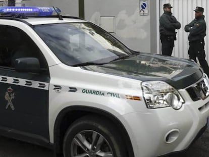 Agentes de la Guardia Civil en un operativo, en una imagen de archivo.