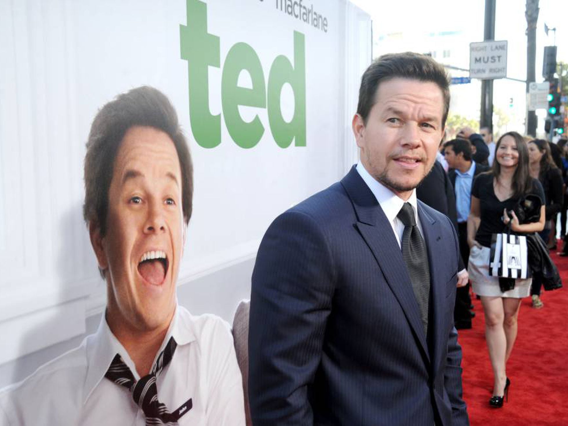 Así es el desquiciado plan de entrenamiento de Mark Wahlberg, ICON