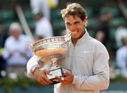 Roland Garros 2014. Nadal posa para los medios gráficos tras vencer a Novak Djokovic por 3-6, 7-5, 6-2 y 6-4. 