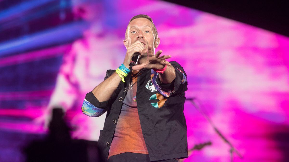 Coldplay emboba en Barcelona pop épico y un despliegue tecnológico