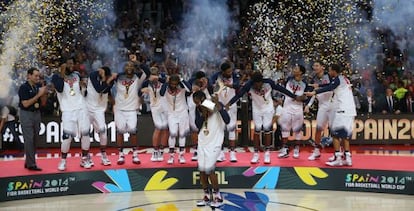 Los jugadores de Estados Unidos, celebrando su Copa del Mundo en Madrid.