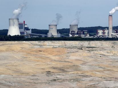 La planta de carbón de Turów, en Bogatynia, Polonia, en una imagen de junio de 2021.