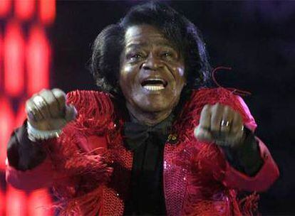 Muere a los 73 años el legendario cantante estadounidense James Brown.