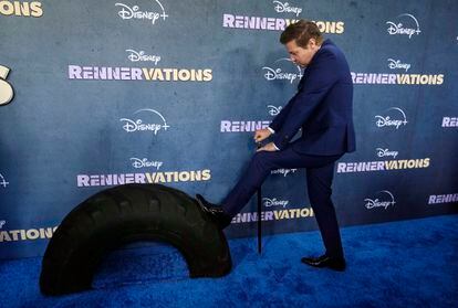 Jeremy Renner en el estreno de 'Rennervations', su nueva serie en Disney +.